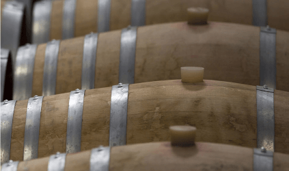 城の地下室にある樽