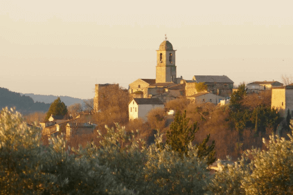 モルモイロンの村