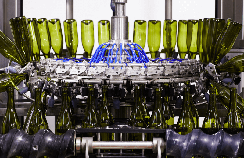 グロバスワインのボトリング工場