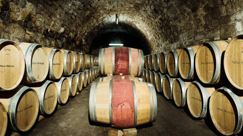 Die Fässer stehen im Keller bereit