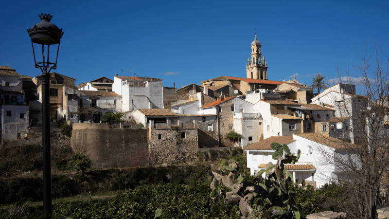 Das Städtchen Enguera - Heimat der Bodegas Enguera