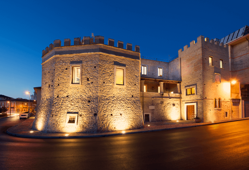 ファンティーニの本社、カステッロ・カルドラ