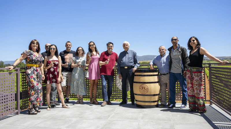 ボデガス・ベガルファロのチーム、中央はロドルフォとヴァリエンテ ボデガス・ベガルファロのチーム、中央はロドルフォとヴァリエンテ