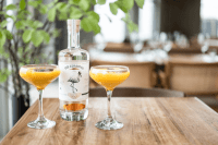 プレビュー: Bourbon Vanilla Infused Gin - Sir Edmond Gin