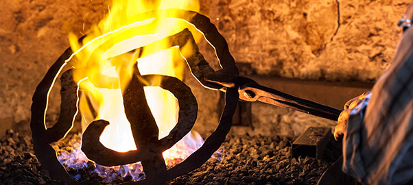 ものづくりの象徴としての鉄