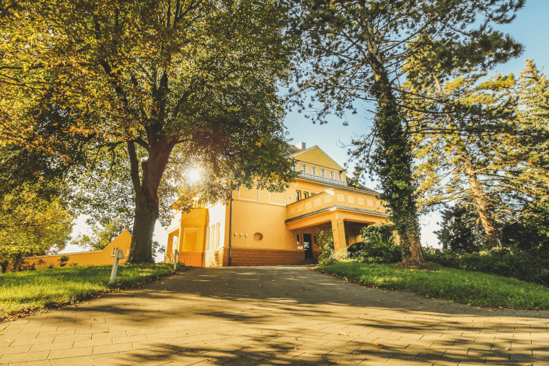 ヴィラ・メルケル、旧製造拠点