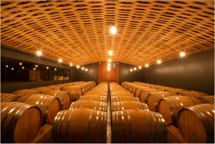 ステレンボッシュのワインはフレンチオーク樽で熟成される。 ステレンボッシュのワインはフレンチオーク樽で熟成される。