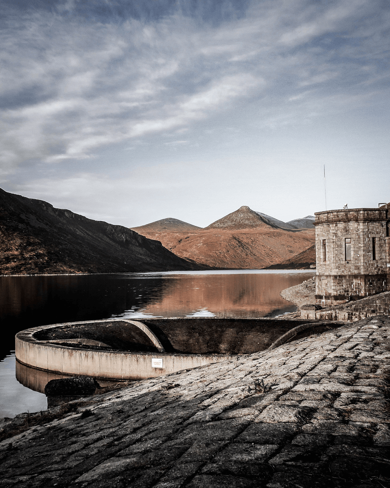 Das Silent Valley Reservoir in den Mourne Mountains Das Silent Valley Reservoir in den Mourne Mountains