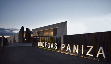 ボデガス・パニサ社の近代的な本館 ボデガス・パニサ社の近代的な本館