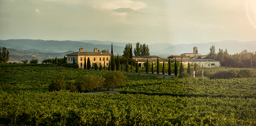 スペインのリオハ州のワイナリー「トーレ・デ・オーニャ」。 スペインのリオハ州のワイナリー「トーレ・デ・オーニャ」。